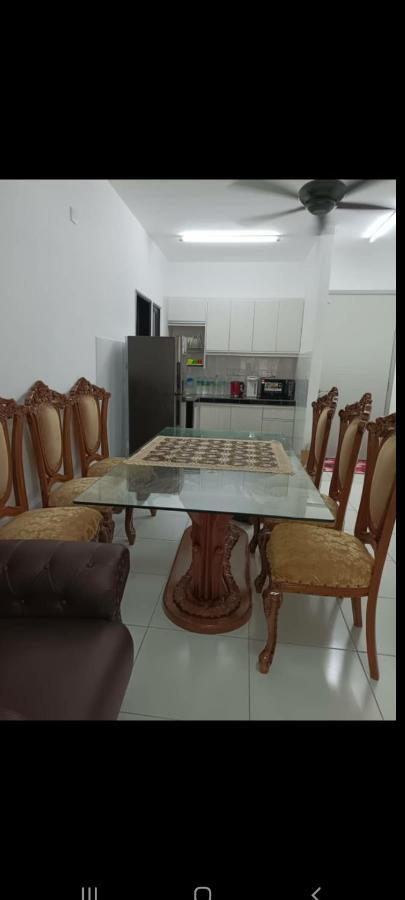 Axis D'zara Homestay *